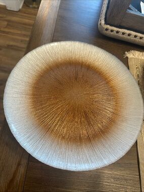 Source Unknown Gold and White Radiant Glass Charger
